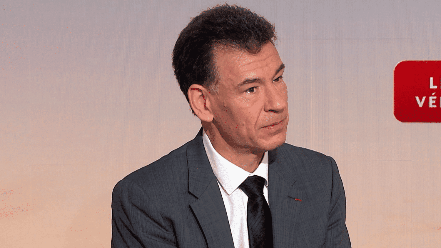 La République déroule le tapis rouge aux Frères : le ministre Philippe Baptiste reçoit les Étudiants Musulmans de France